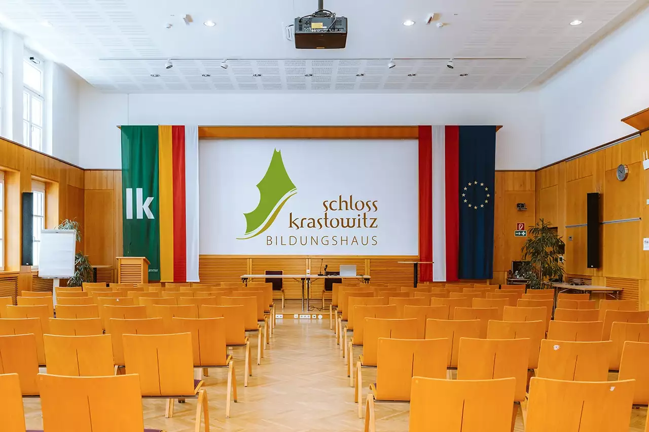 Das Bild zeigt den Festsaal im Schloss Krastowitz