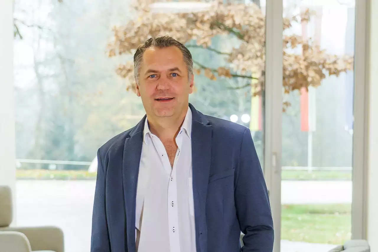 Das Bild zeigt Dip. Ing. Karl-Heinz Huber